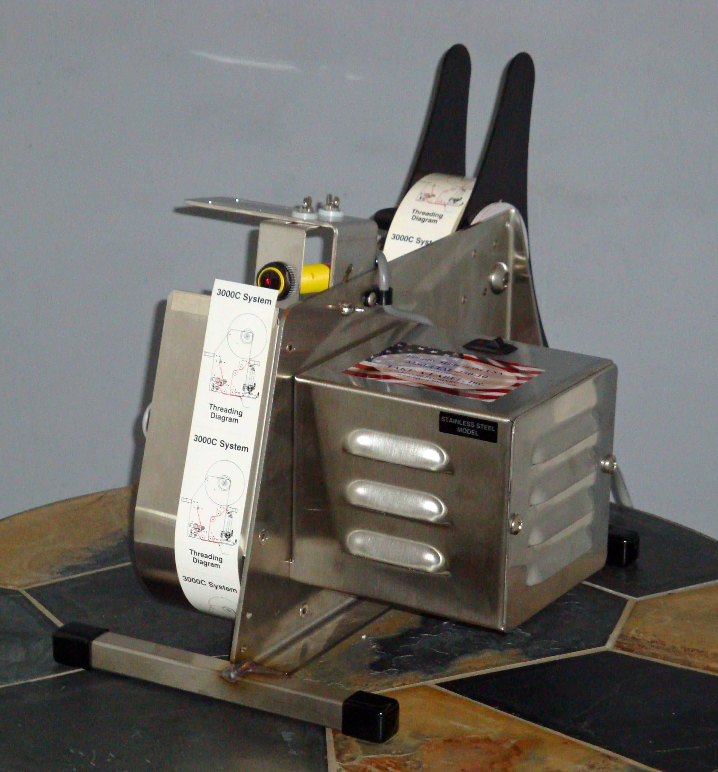 CE-250 Semi Automatic Label Dispenser