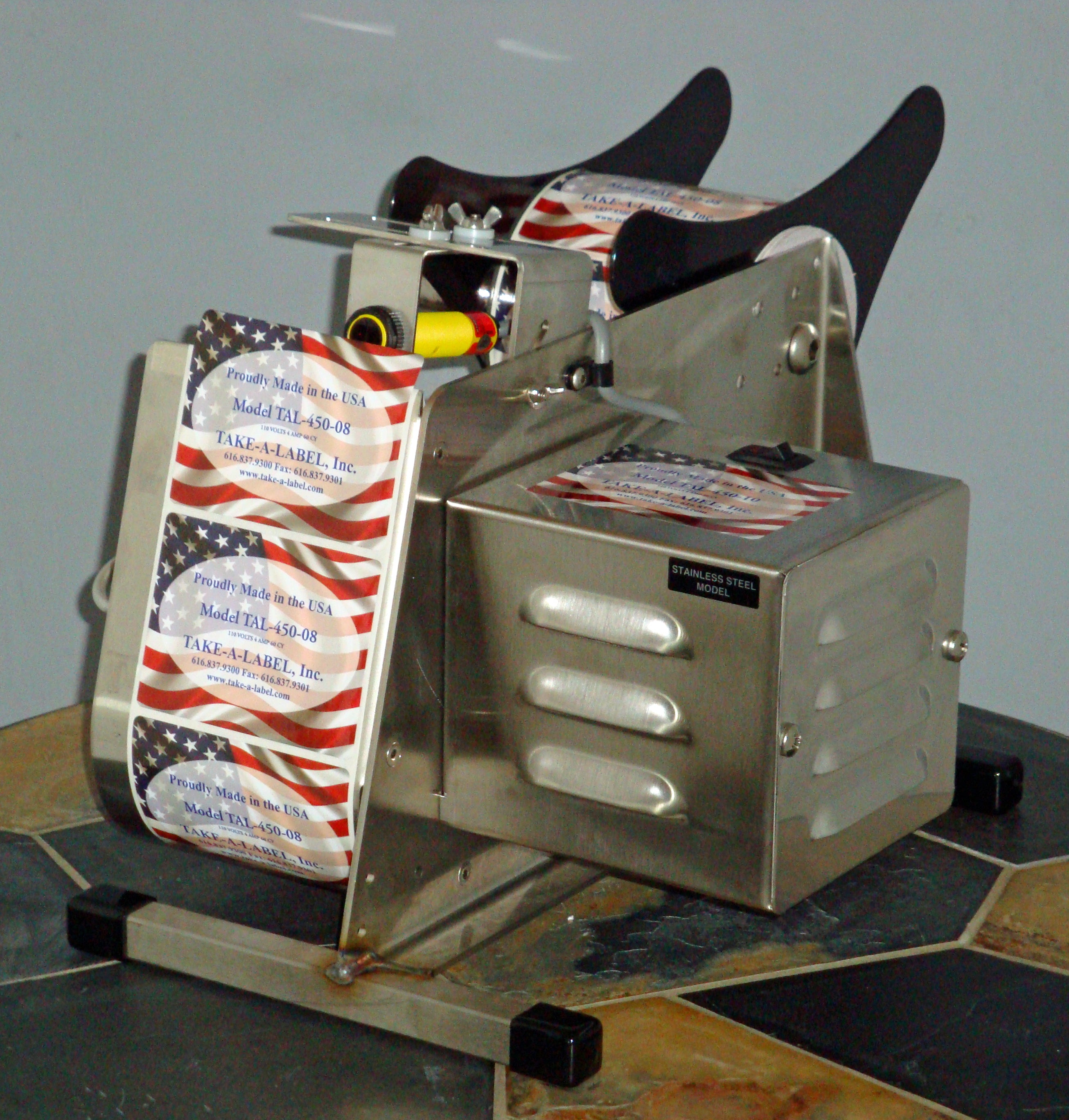 CE-450 Semi Automatic Label Dispenser