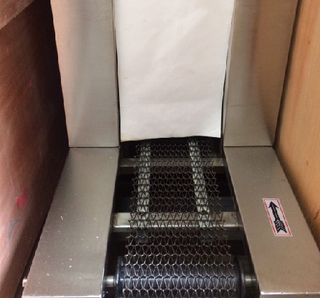 CE-425 Shrink Heat Tunnel Packaging Machine - Mesh Surface Conveyor